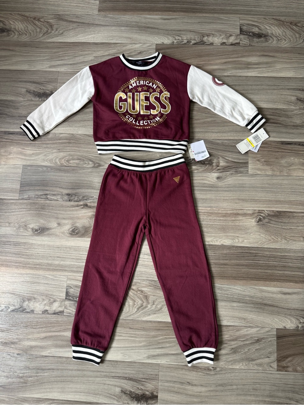 NWT Guess Kids 2 Piece Set Sweatshirt and Sweatpants Size M (5-6)